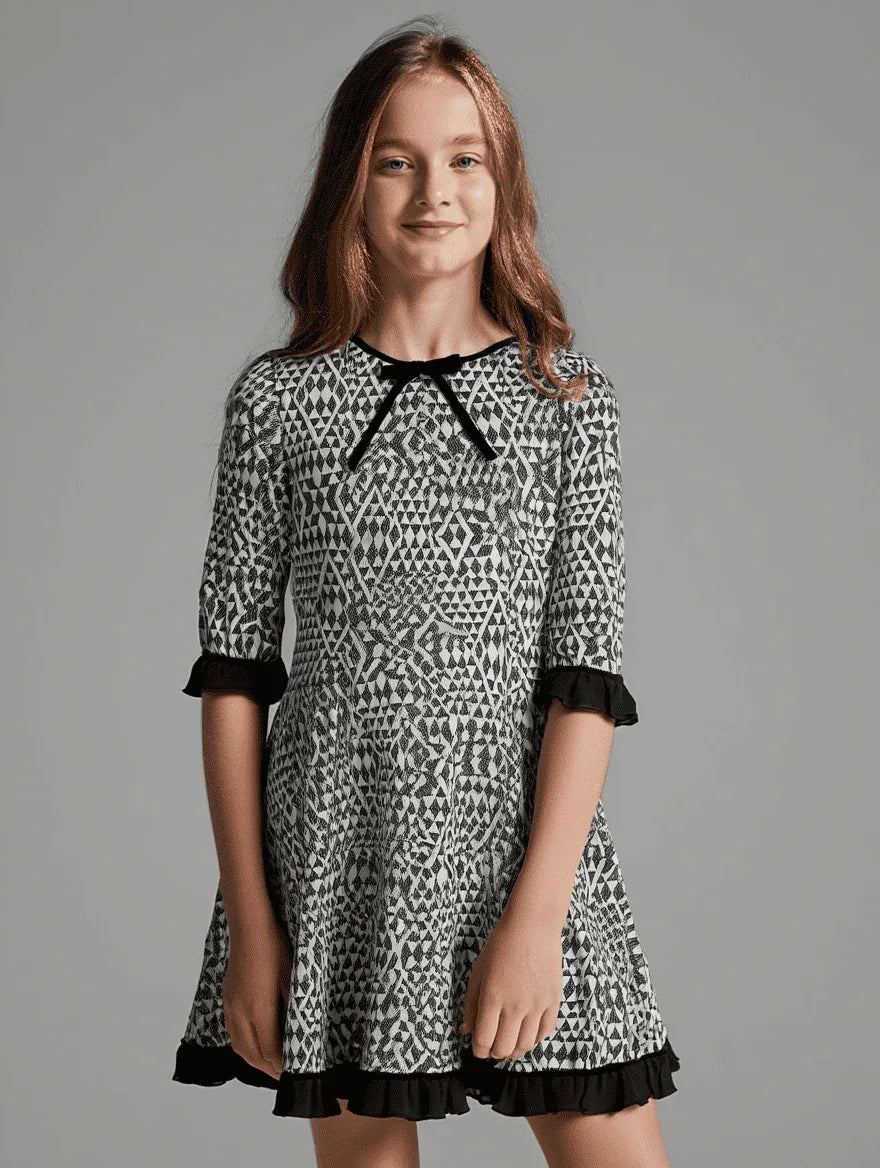 Vestido estampado geometrico negro con vuelo - PARDALETS