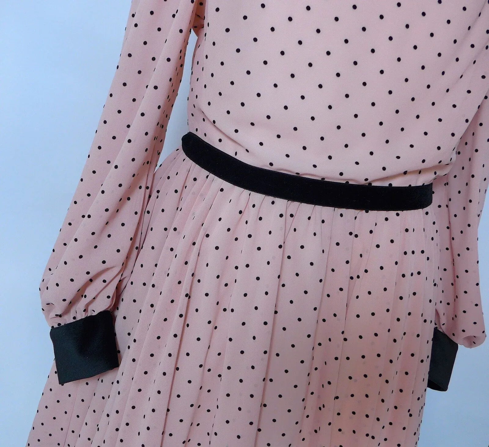 Vestido rosa con topitos negros y terciopelo negro - PARDALETS