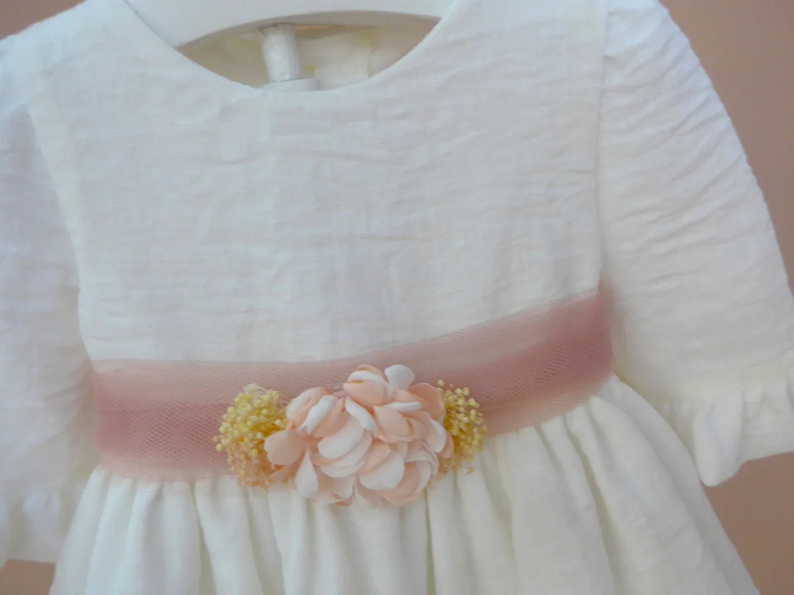 Vestido bambula blanco y fajin rosa - PARDALETS