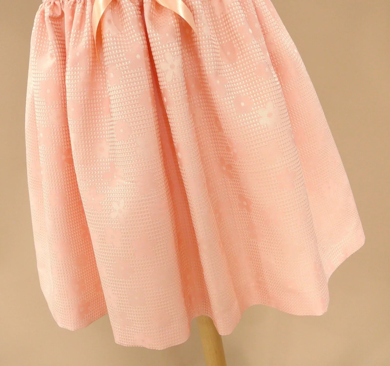 Vestido mikado brocado flores salmon - PARDALETS