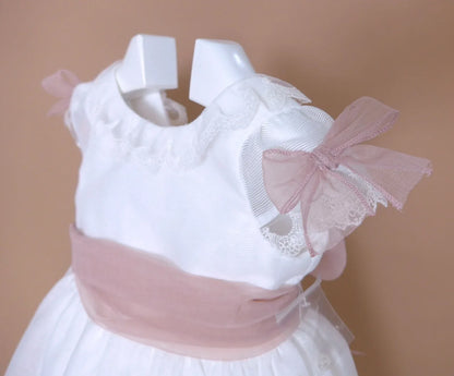 Vestido blanco organza rayada m/corta fajin rosa - PARDALETS
