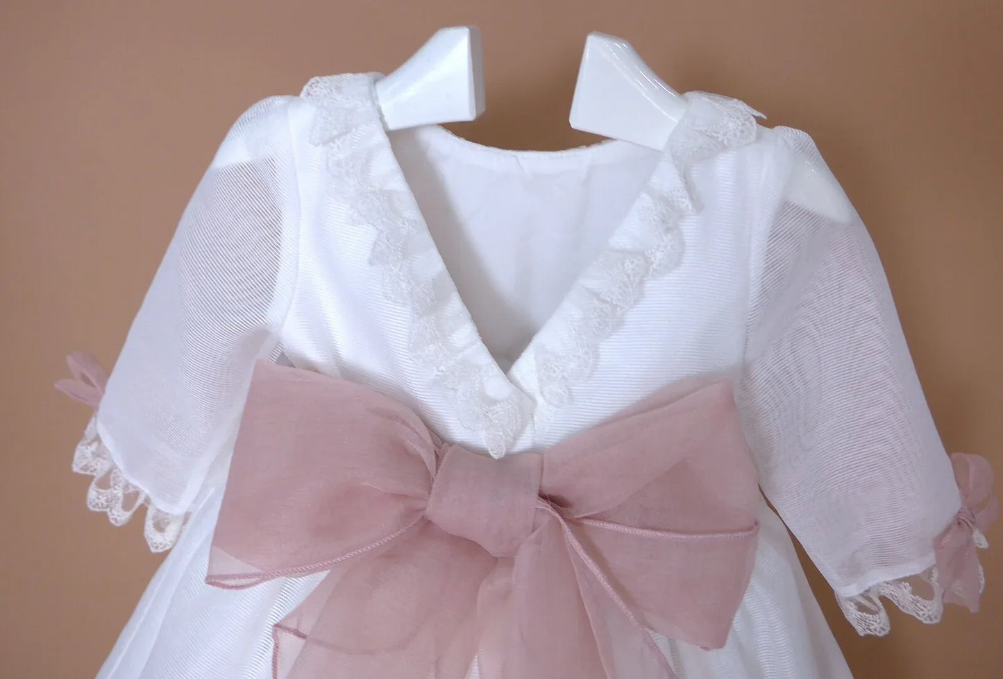 Vestido blanco organza rayada M/F fajín rosa - PARDALETS