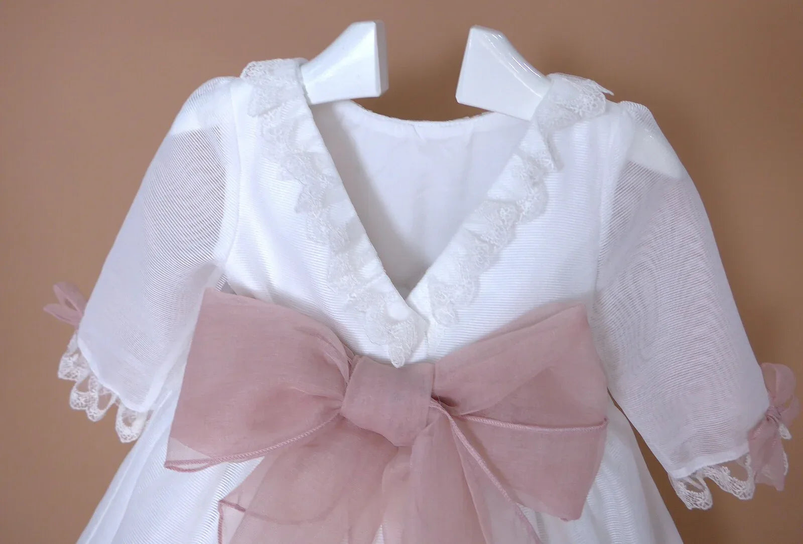 Vestido blanco organza rayada M/F fajín rosa - PARDALETS