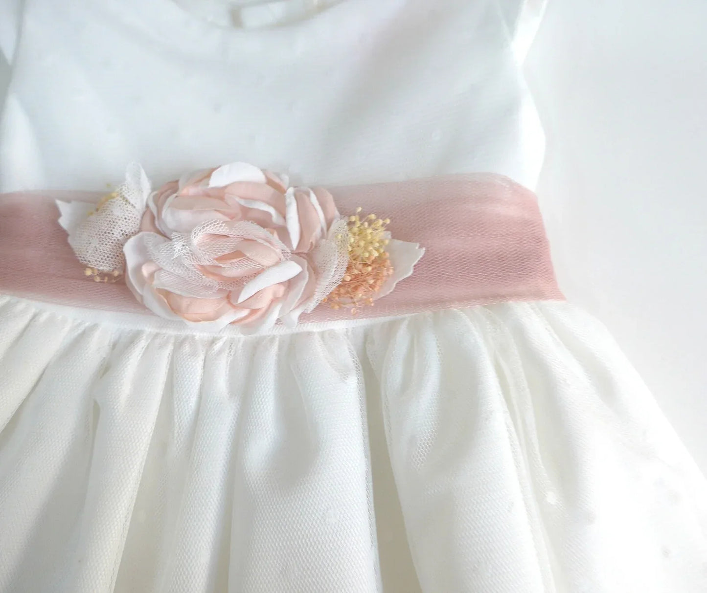 Vestido tul de plumeti con fajin rosa - PARDALETS