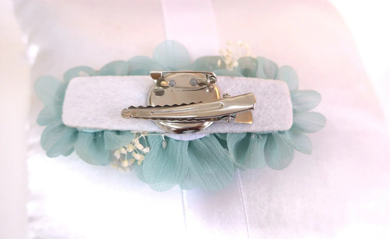 Tocado/broche verde empolvado - PARDALETS