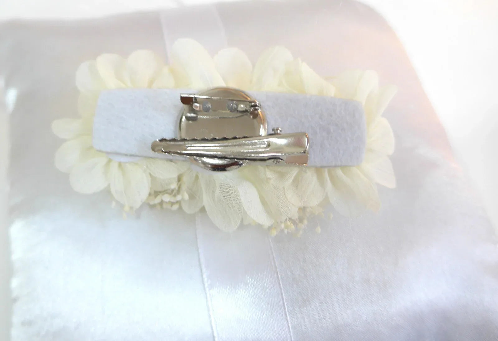 Tocado/broche beig - PARDALETS