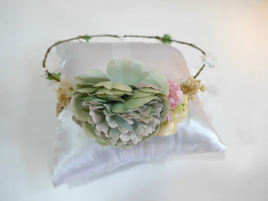 Corona con una flor grande verde y florecitas - PARDALETS