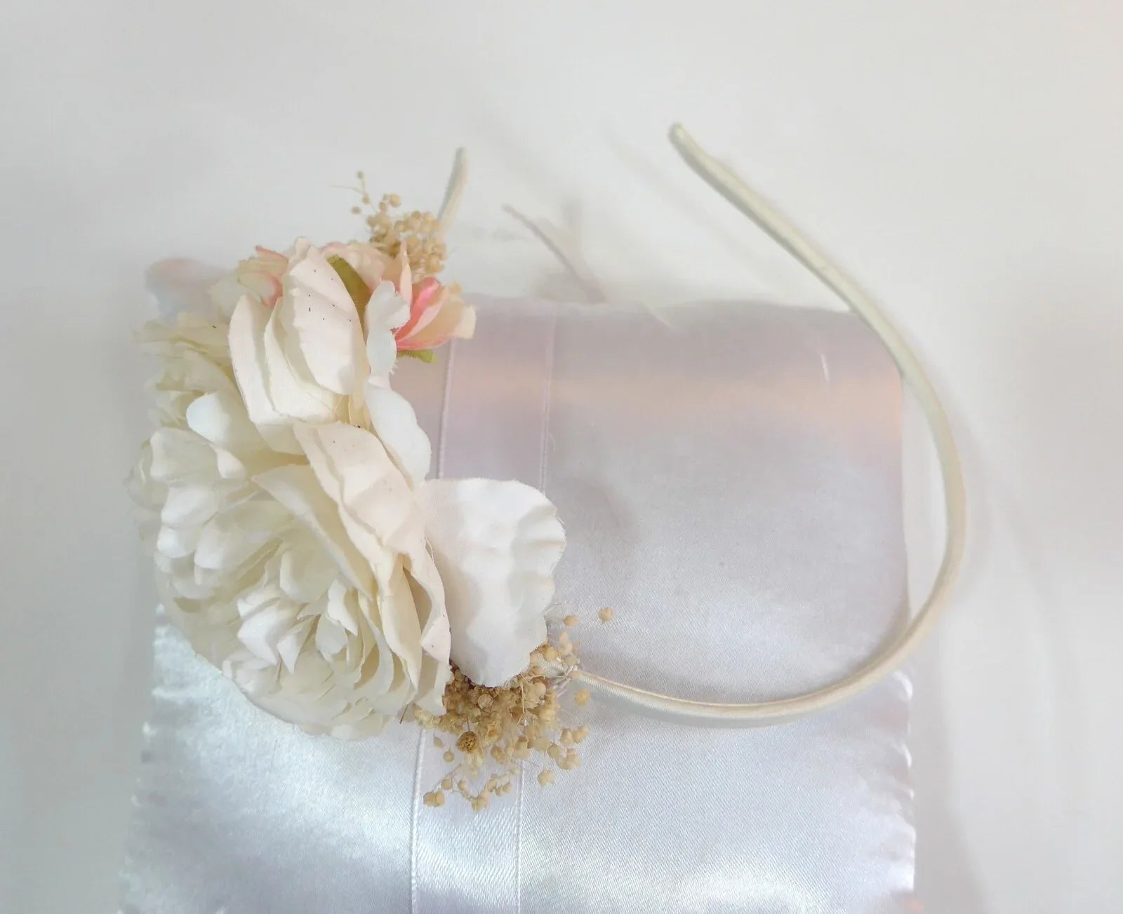 Diadema flor grande beig - PARDALETS