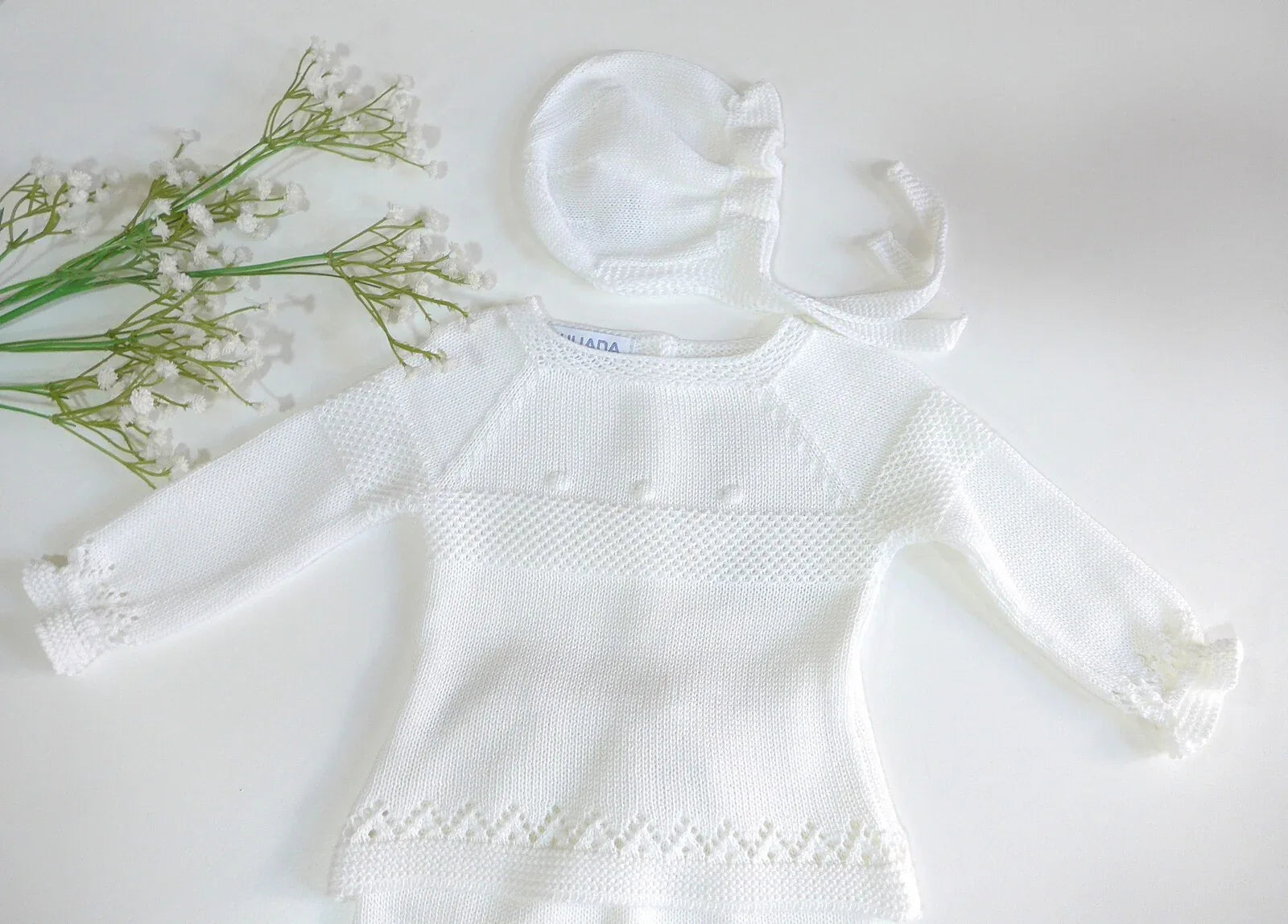 Jubon y polaina blanco con caladitos y capota - PARDALETS