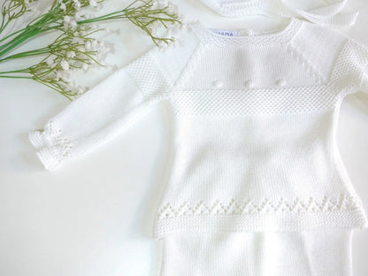 Jubon y polaina blanco con caladitos y capota - PARDALETS