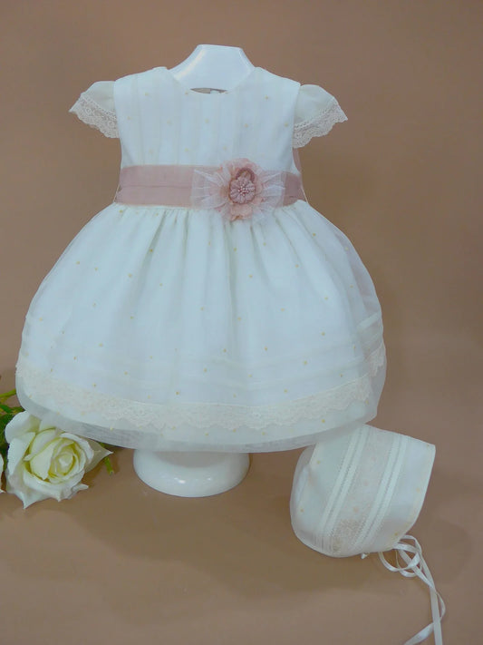 Vestido organza beig bordado manga corta y fajin rosa - PARDALETS