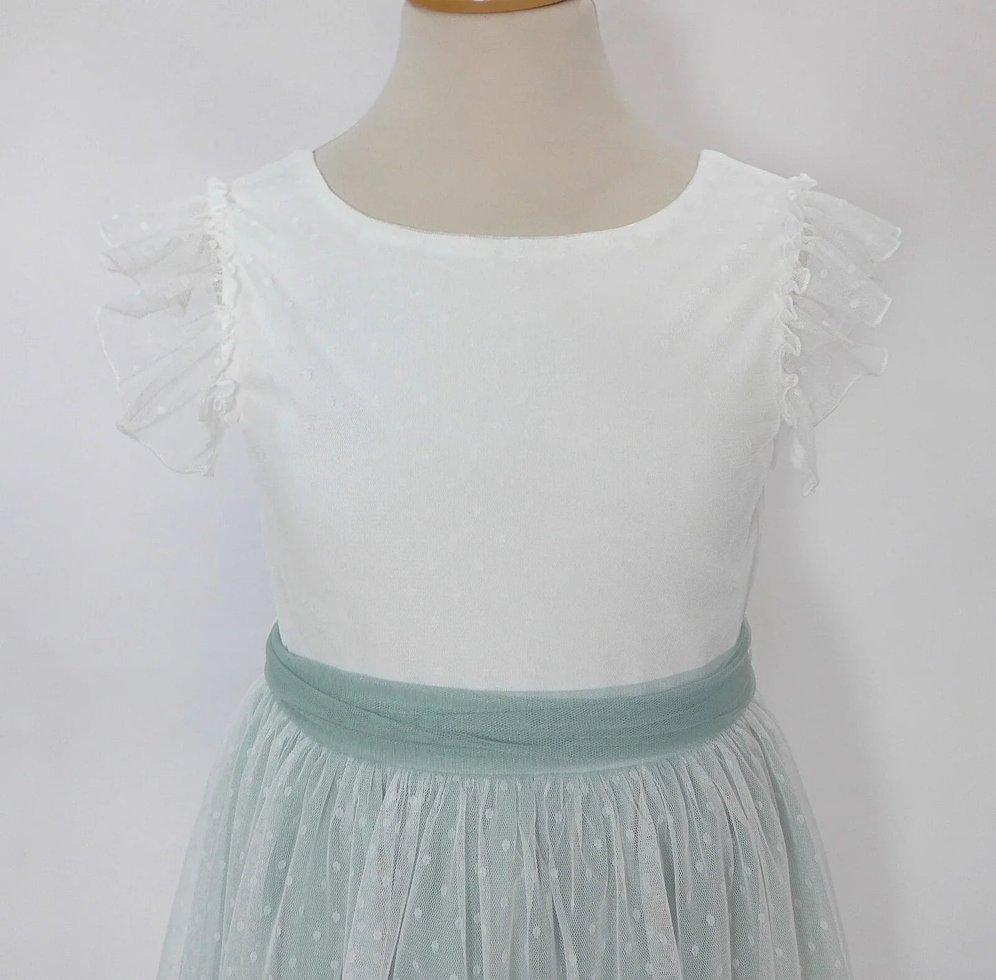 Vestido tul verde empolvado con manguita volante - PARDALETS