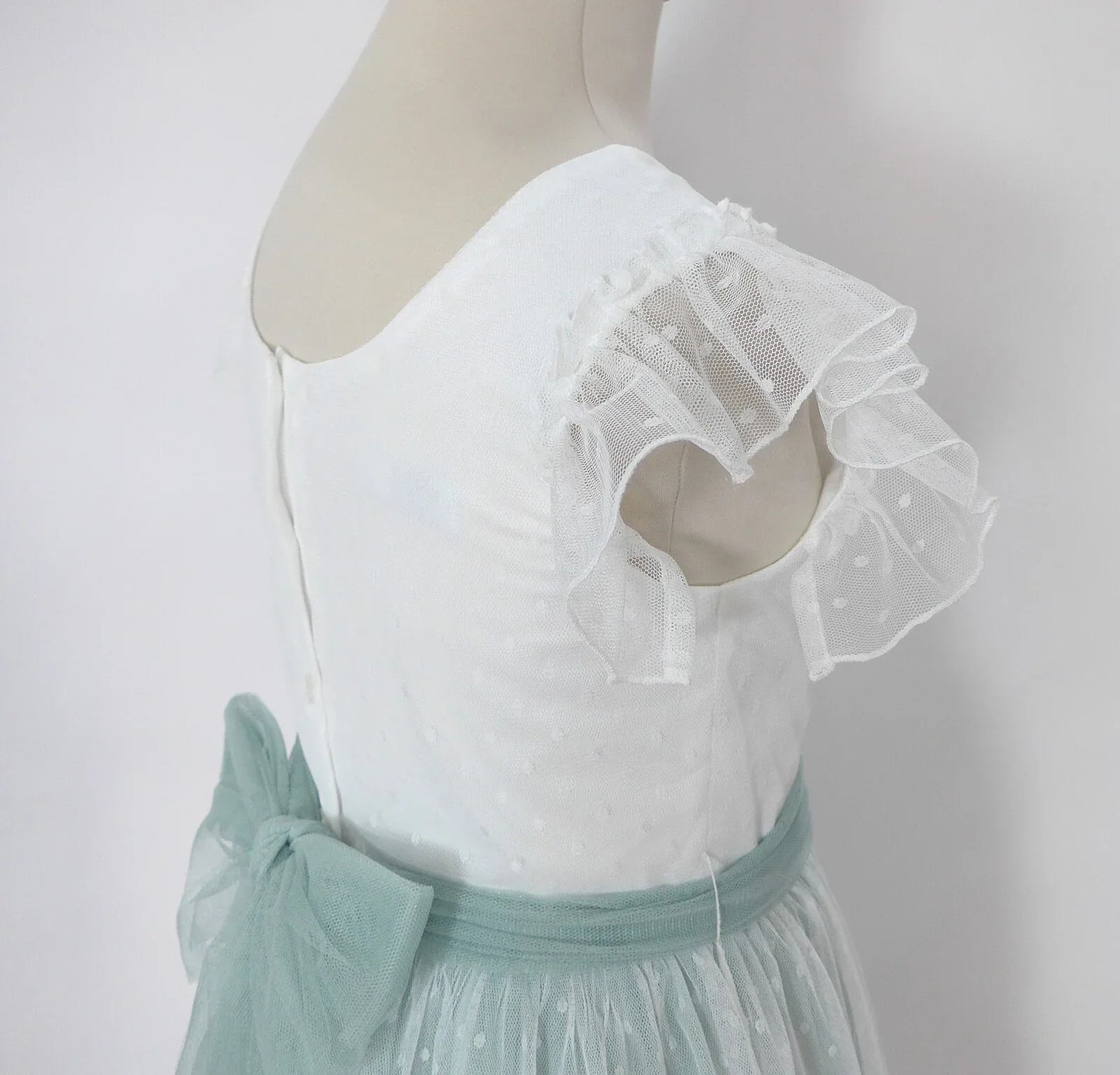 Vestido tul verde empolvado con manguita volante - PARDALETS