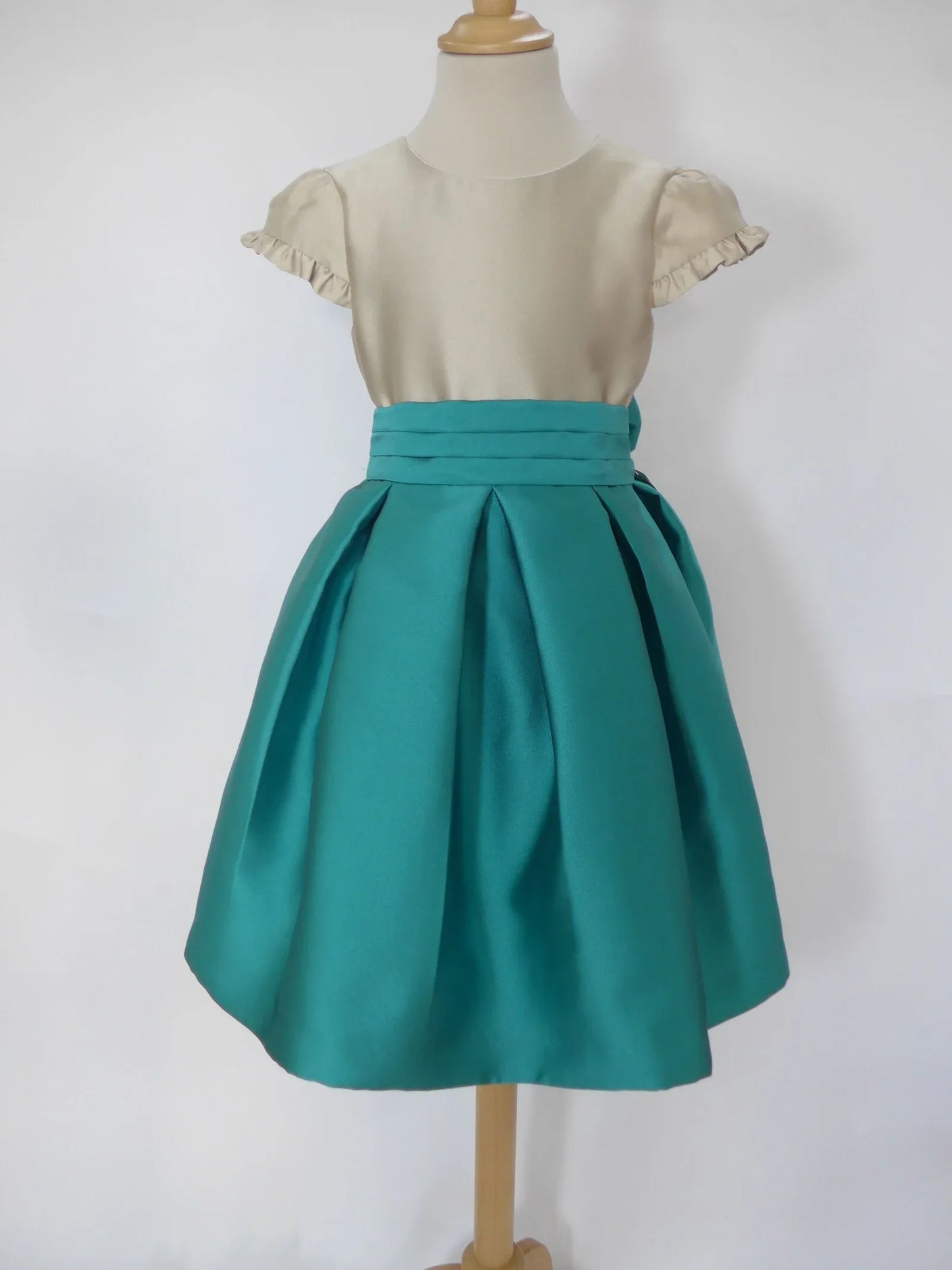 Vestido mikado arena y verde - PARDALETS