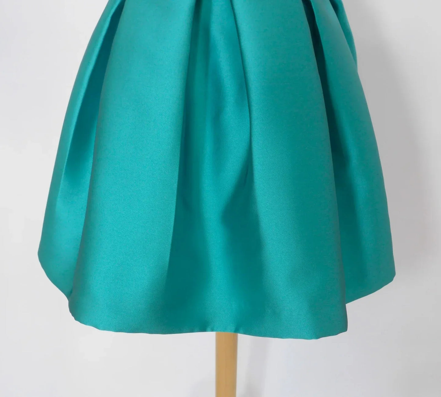 Vestido mikado arena y verde - PARDALETS