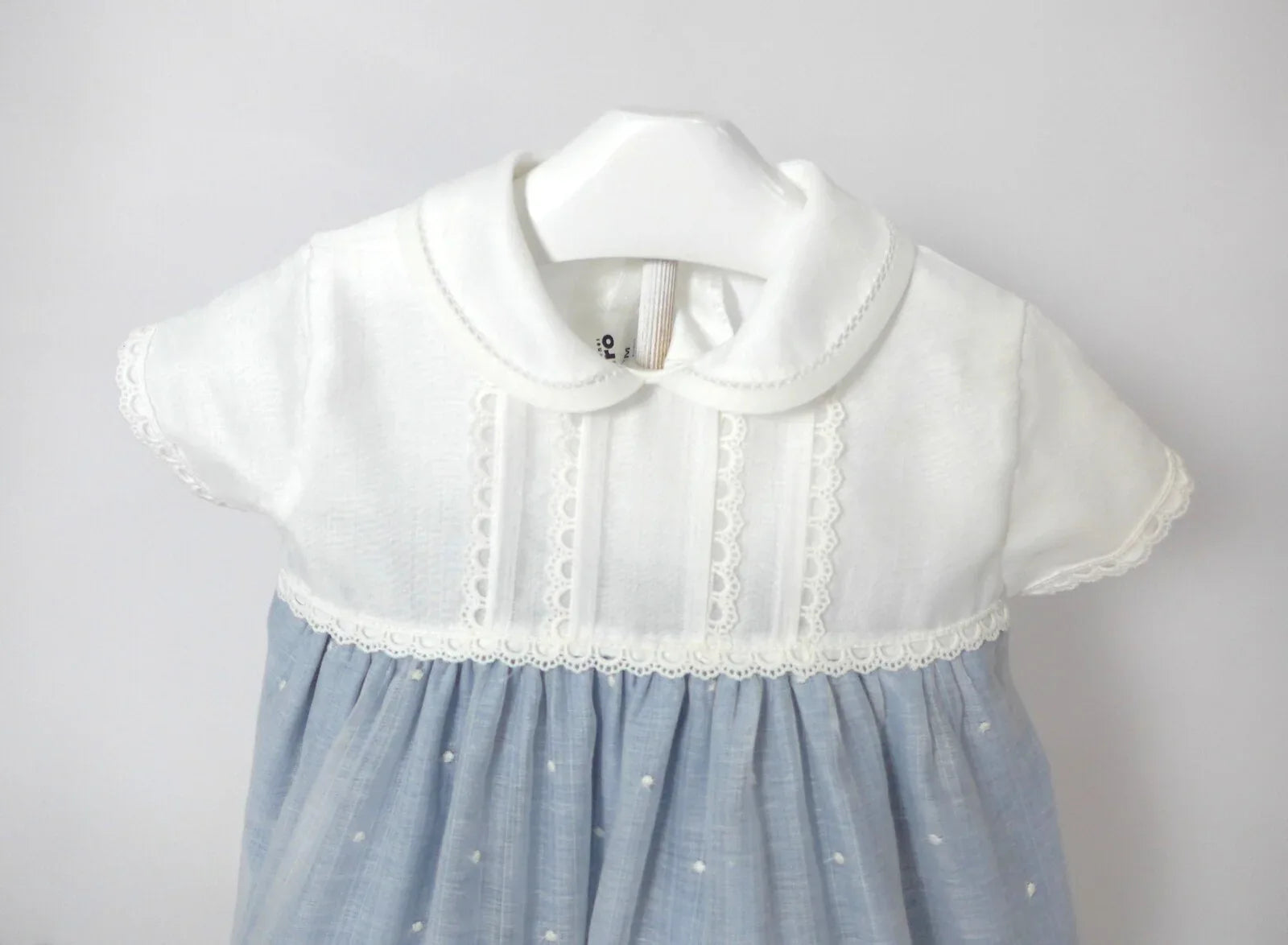 Pelele batista inglesa bordada blanco y azul - PARDALETS