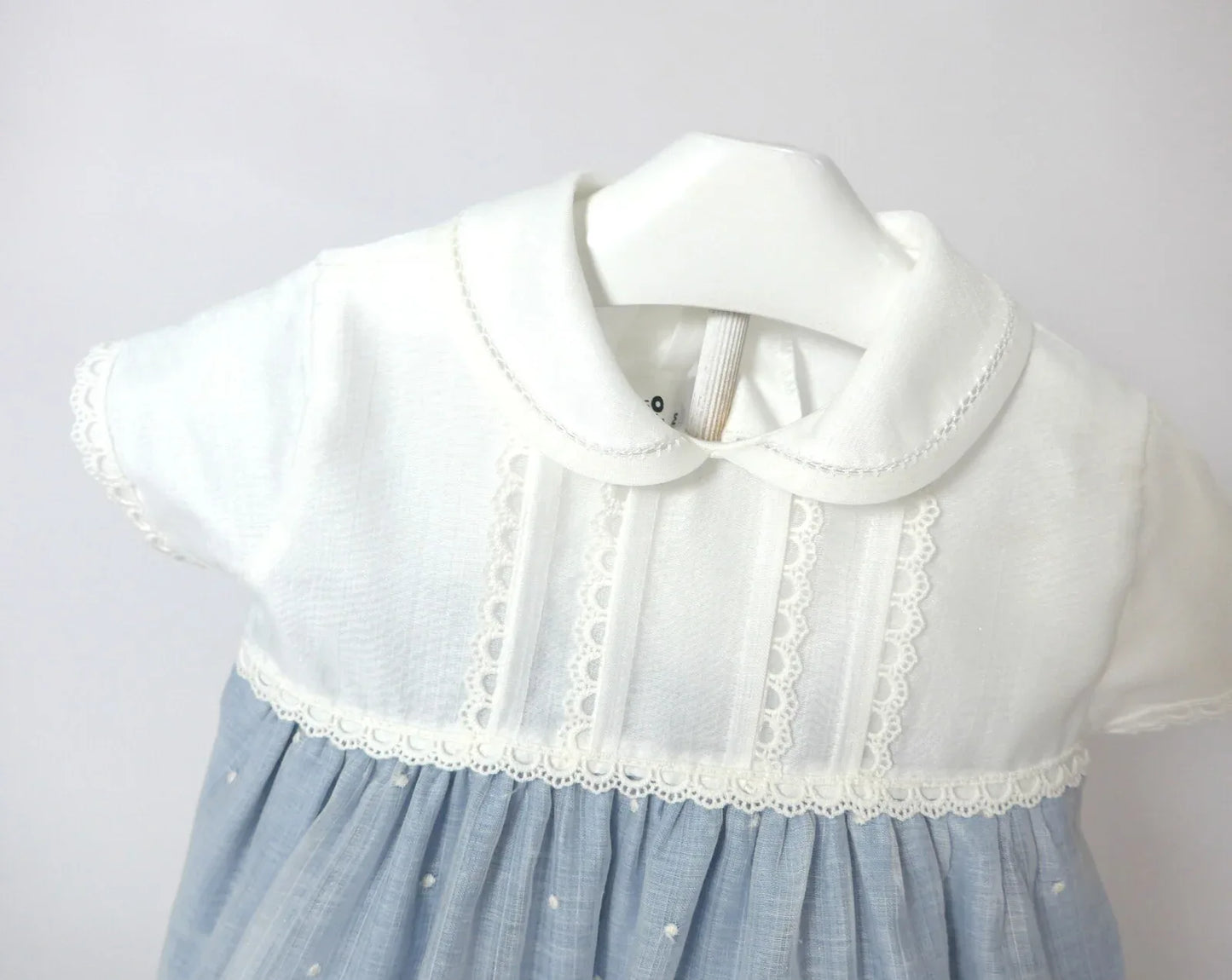 Pelele batista inglesa bordada blanco y azul - PARDALETS