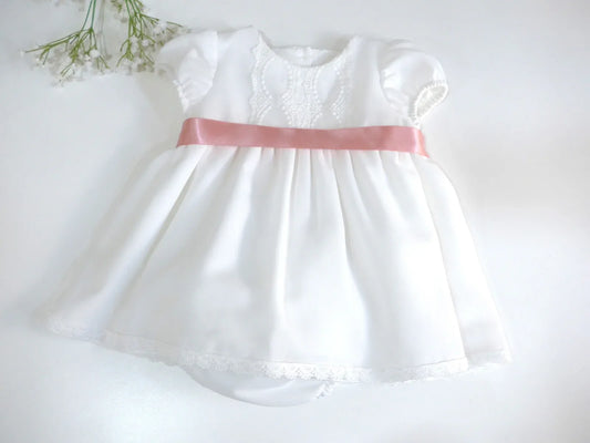 Jesusito blanco con fajin rosa maquillaje - PARDALETS