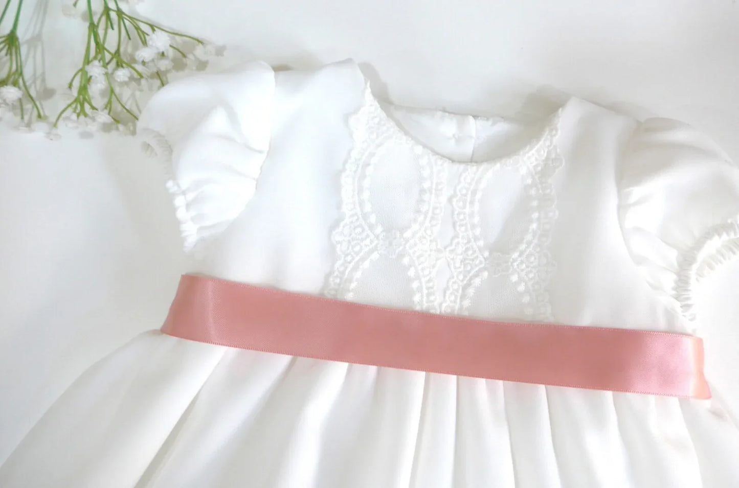 Jesusito blanco con fajin rosa maquillaje - PARDALETS