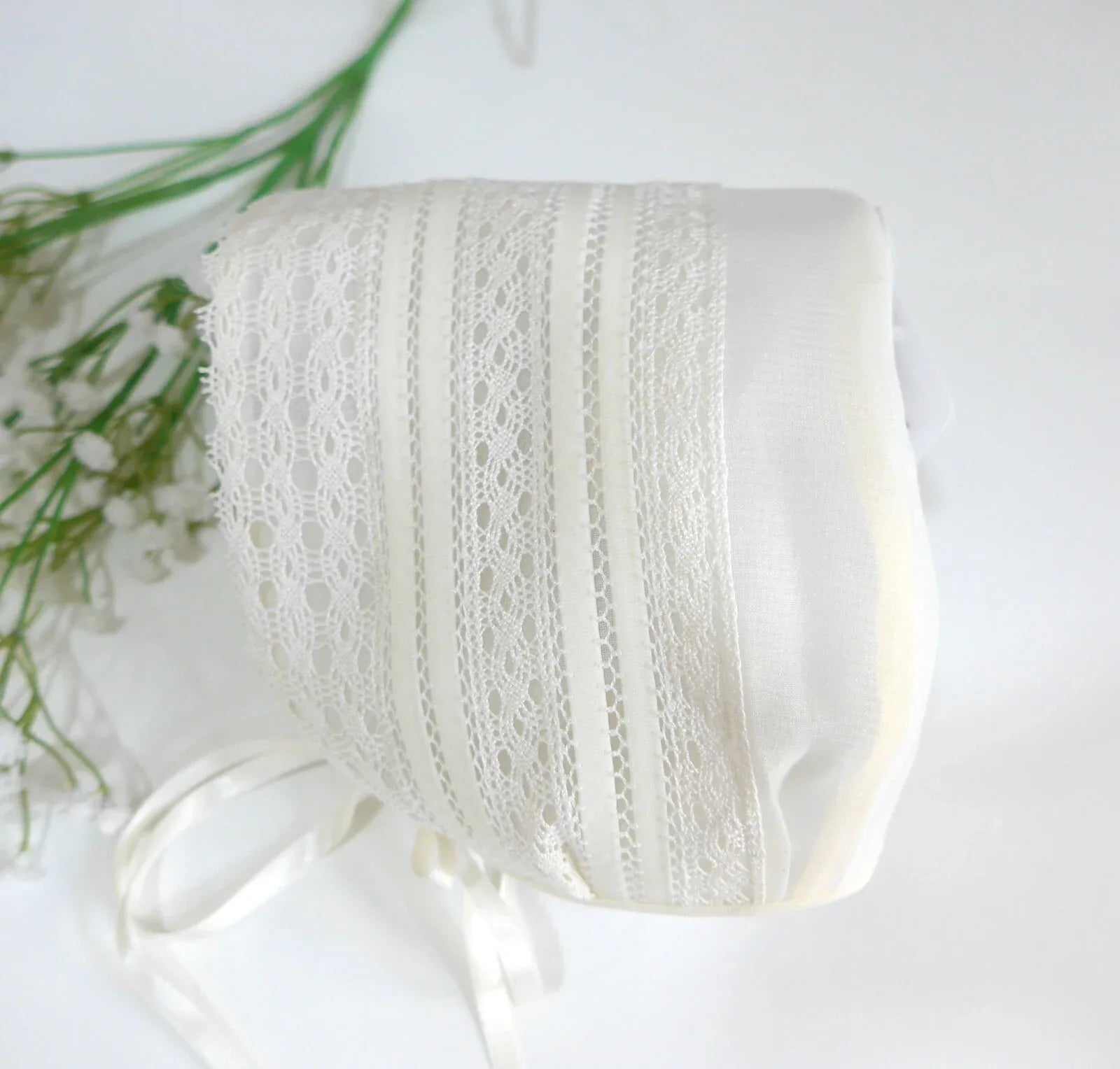 Capota organza beig con puntillas - PARDALETS