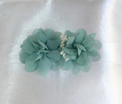 Tocado/broche pequeño flores verdes - PARDALETS