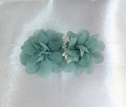 Tocado/broche pequeño flores verdes - PARDALETS