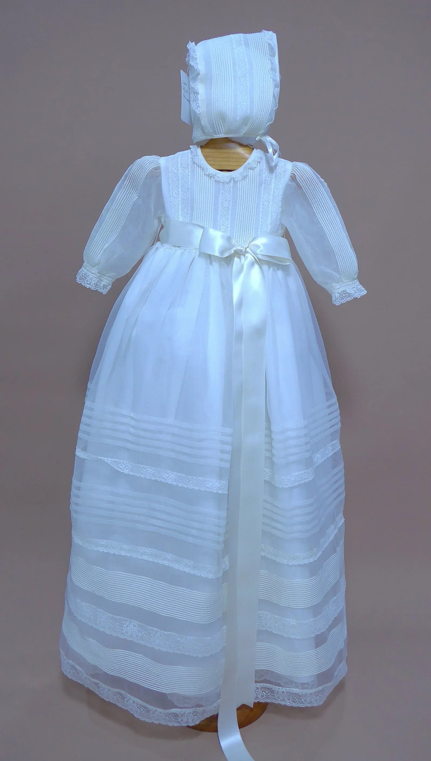 Faldon de organza beig con capa - PARDALETS