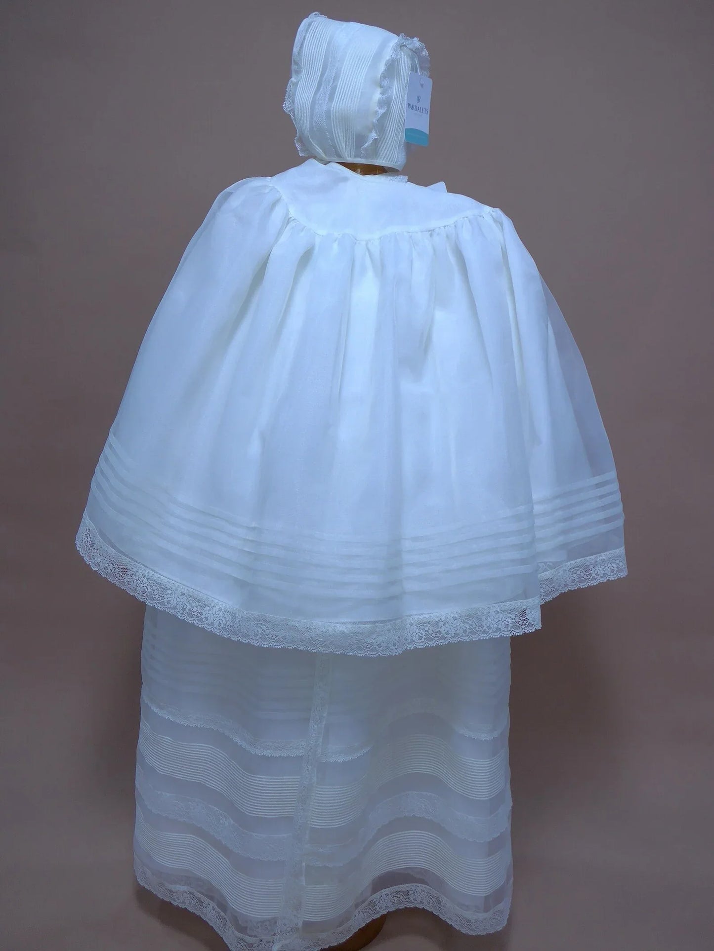 Faldon de organza beig con capa - PARDALETS