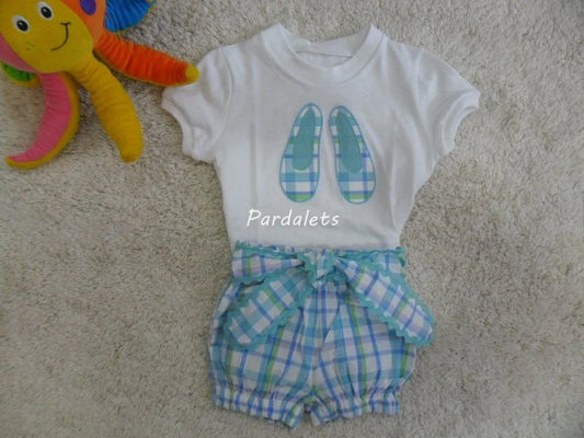 Camiseta con dibujo zapatillas y bombacho cuadros a juego - PARDALETS