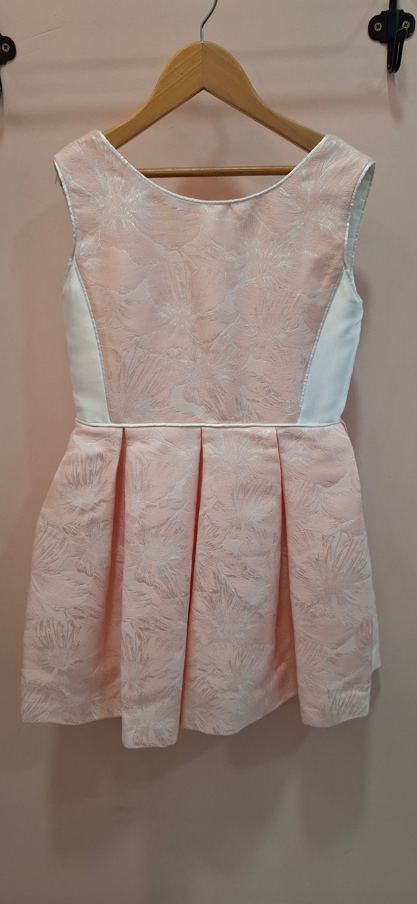 Vestido brocado salmon y mikado blanco roto
