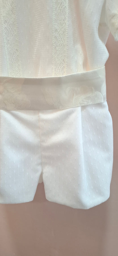 Conjunto camisa y short de tul beig con puntillas y fajin