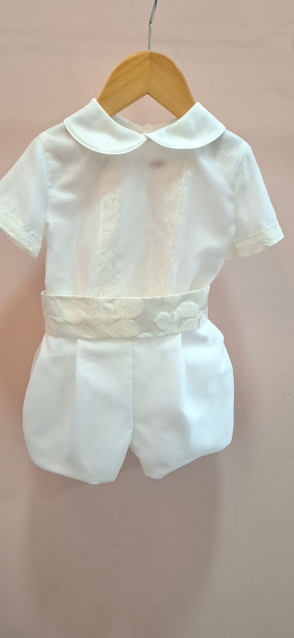 Conjunto camisa y short organza beig con fajin y puntillas