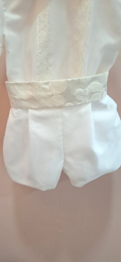 Conjunto camisa y short organza beig con fajin y puntillas