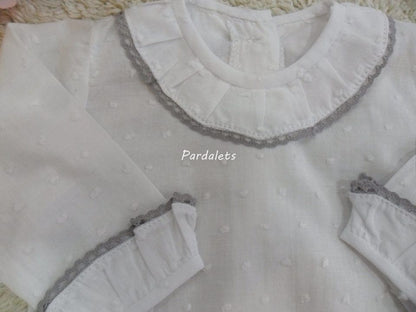 CAMISA PLUMETI BLANCA Y GRIS
