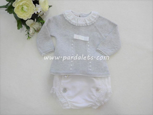 Jubon gris y cubrepañal Paz Rodriguez