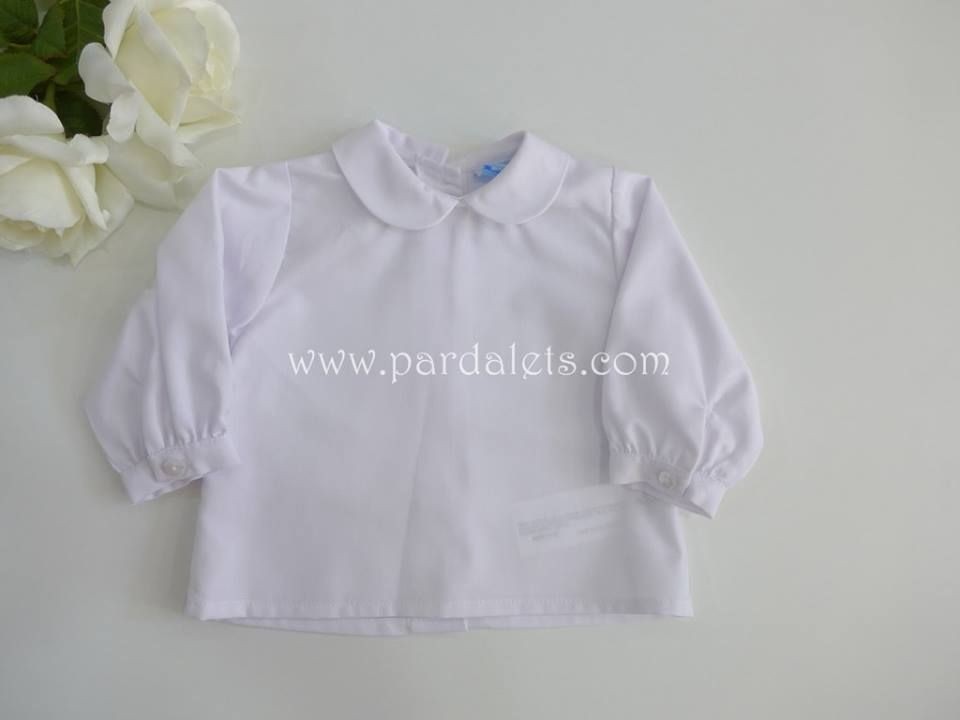 Camisa blanca con cuello bebe