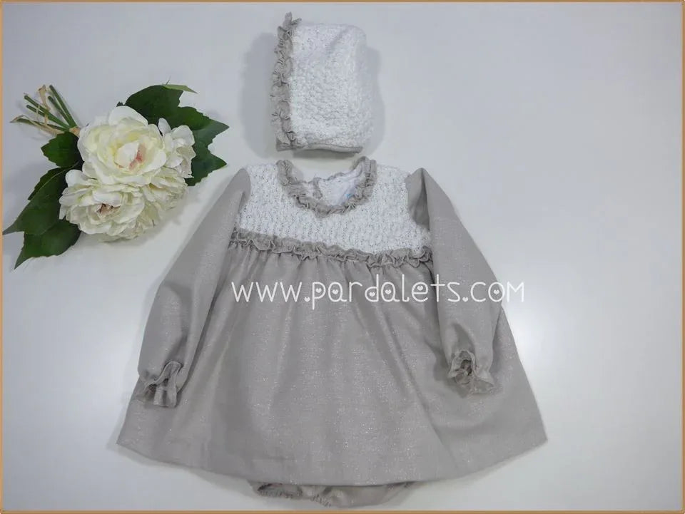 Jesusito blanco y gris con brillo y capota - PARDALETS