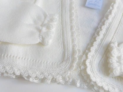 Chaqueta corta lana beig con puntilla alrededor - PARDALETS