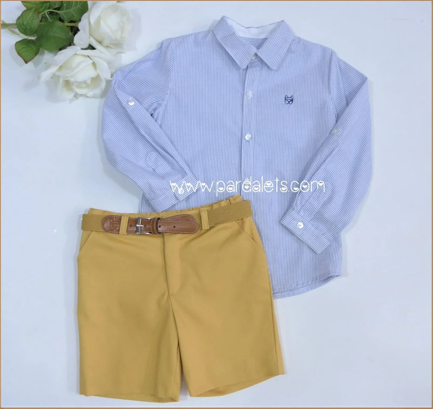 Conjunto camisa rayita azul y short mostaza "Talia" - PARDALETS