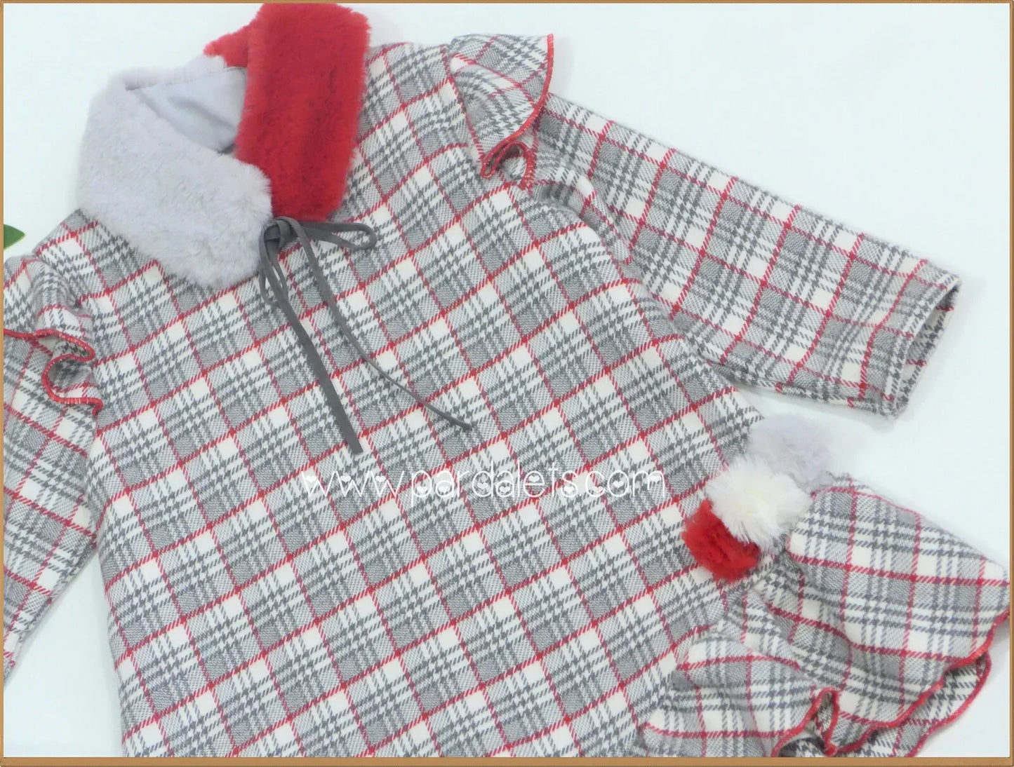Vestido cuadros rojos y grises con cuellito pelo - PARDALETS