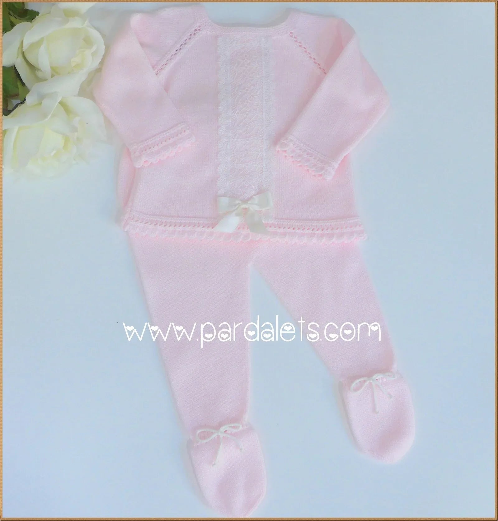 Jubon y polaina rosa con lazo y puntilla beig - PARDALETS