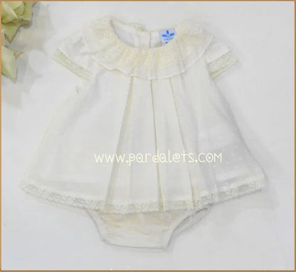 Jesusito plumeti beig con puntilla - PARDALETS