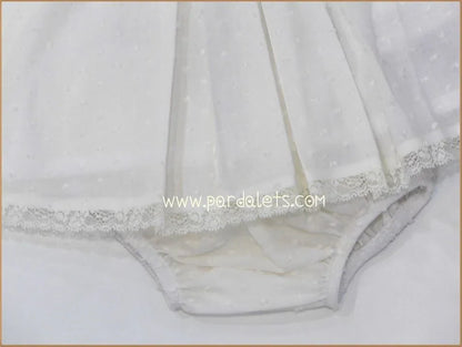 Jesusito plumeti beig con puntilla - PARDALETS