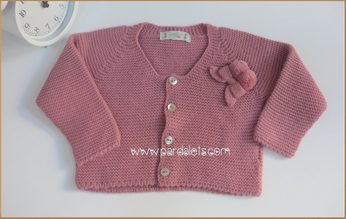 Chaqueta larga rosa maquillaje con pompon y lazo