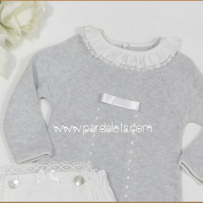 Jubon gris puntilla y cubrepañal pique blanco - PARDALETS