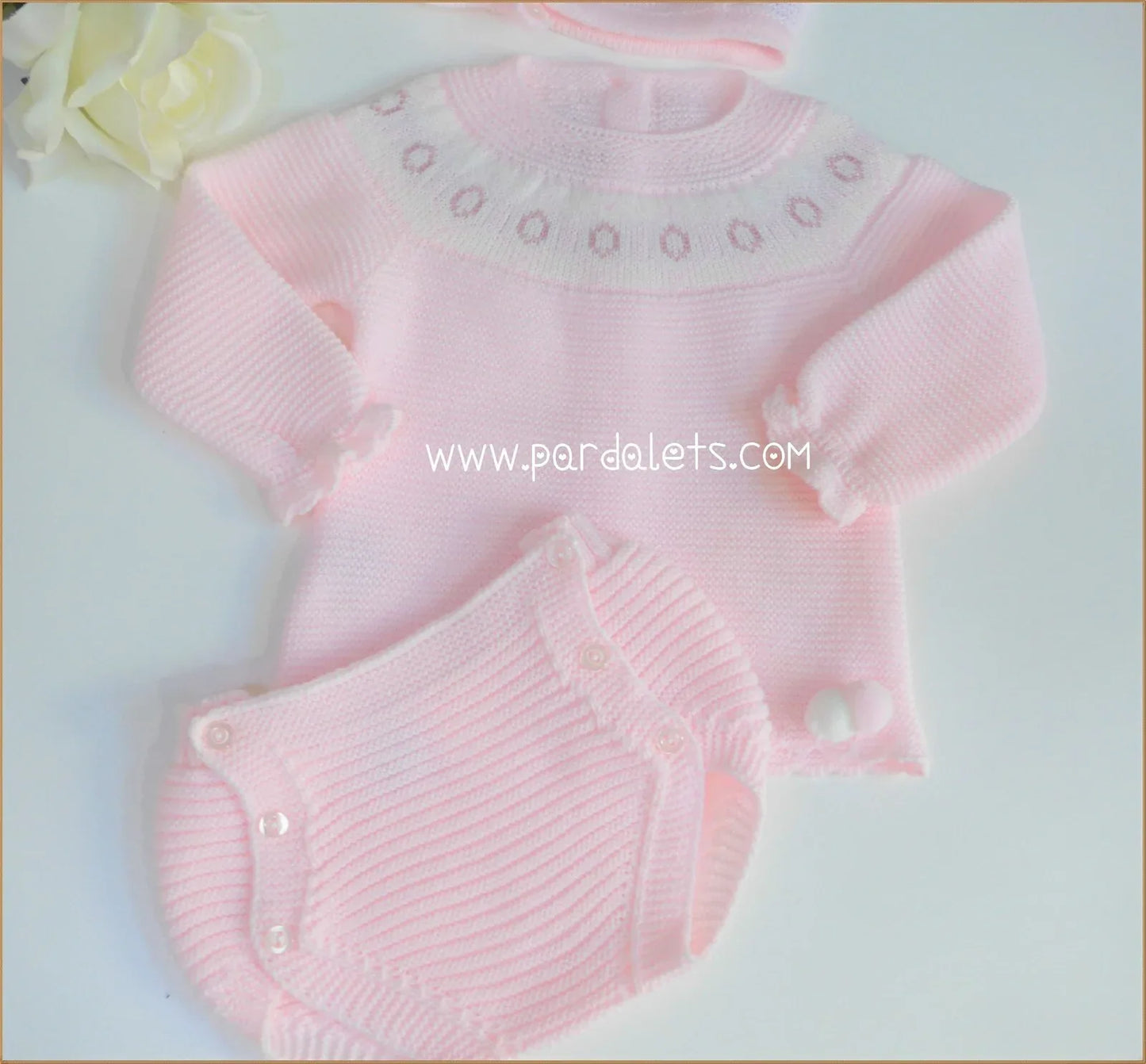 Jersey lana rosa con greca, braguita y capota - PARDALETS