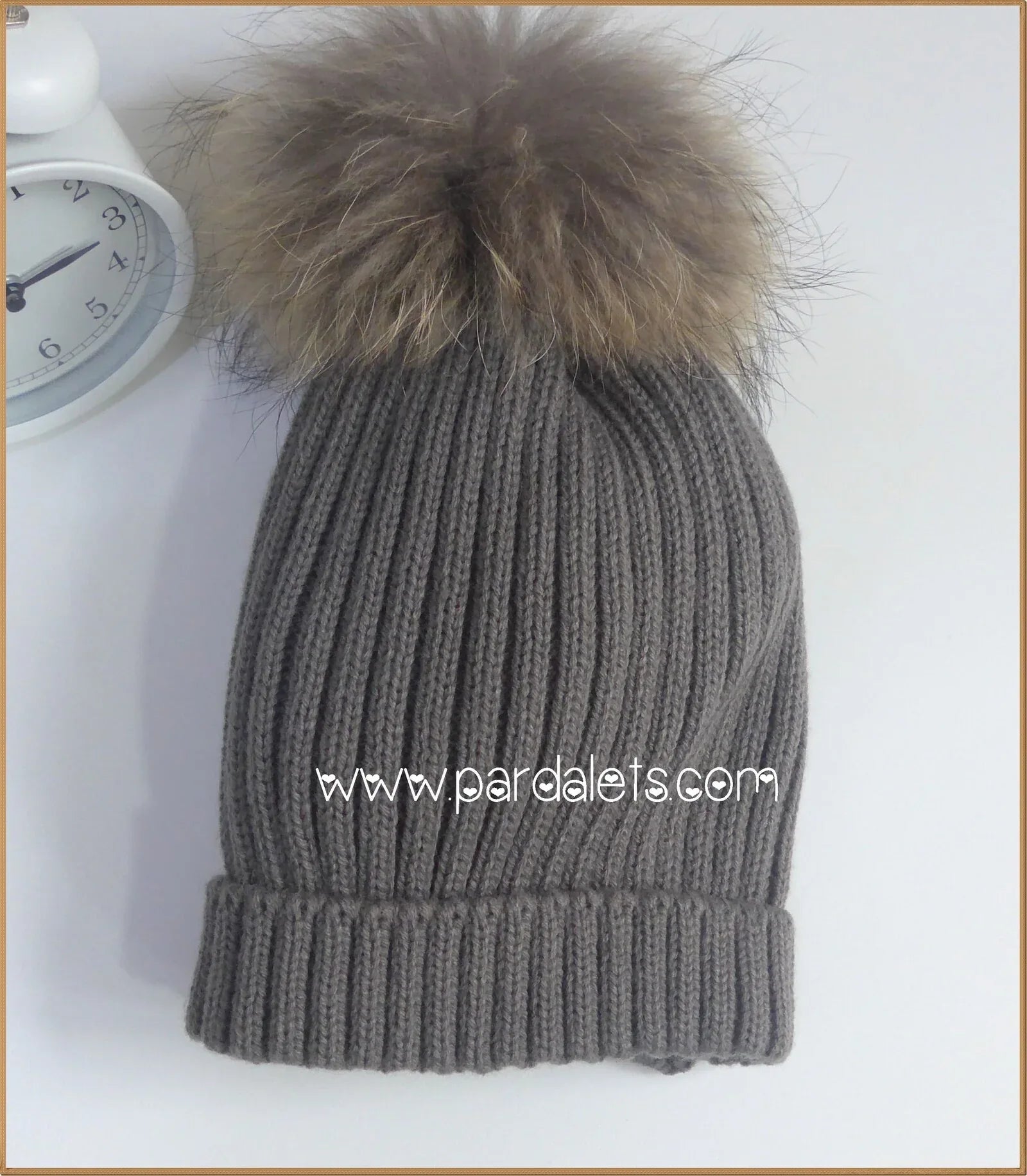 Gorro canale gris oscuro pompon pelo natural - PARDALETS
