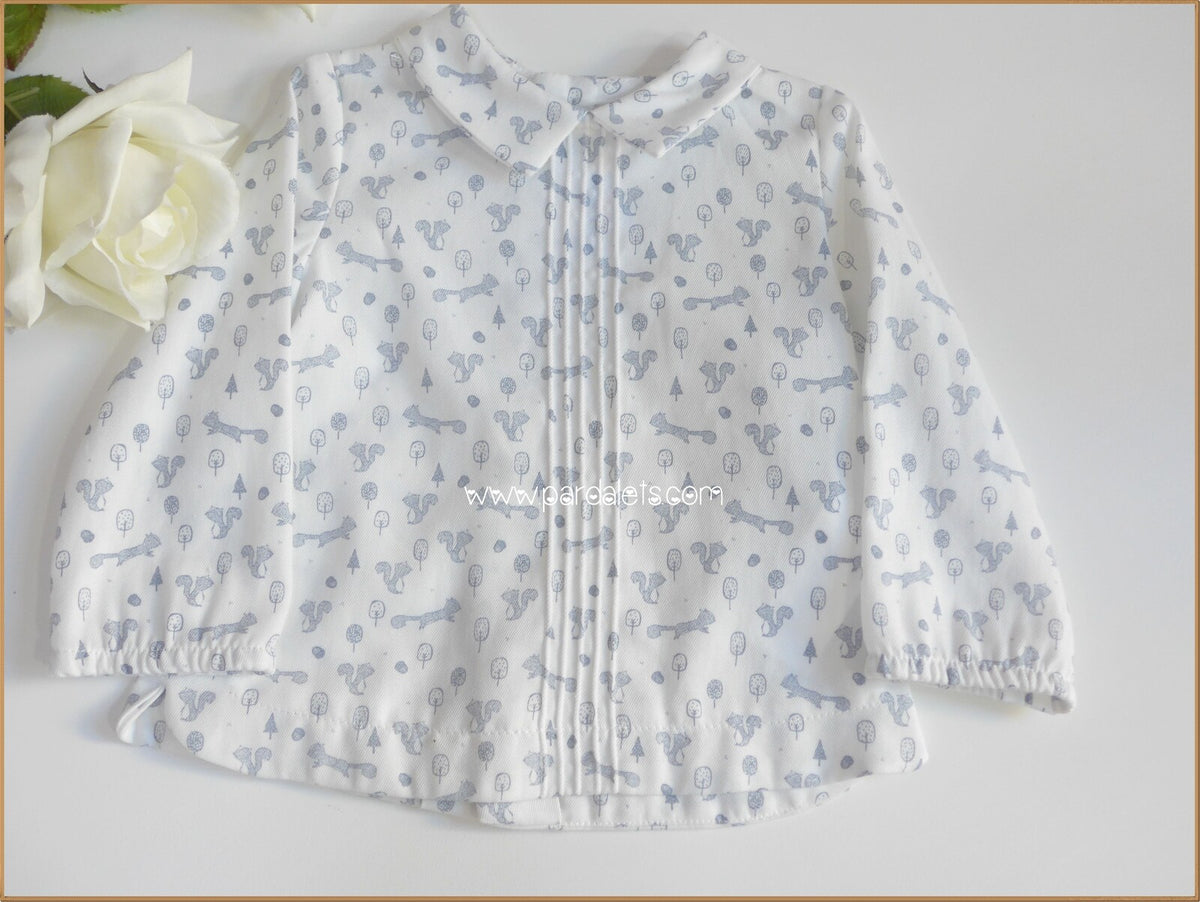 Camisa blanca con ardillas azul empolvado