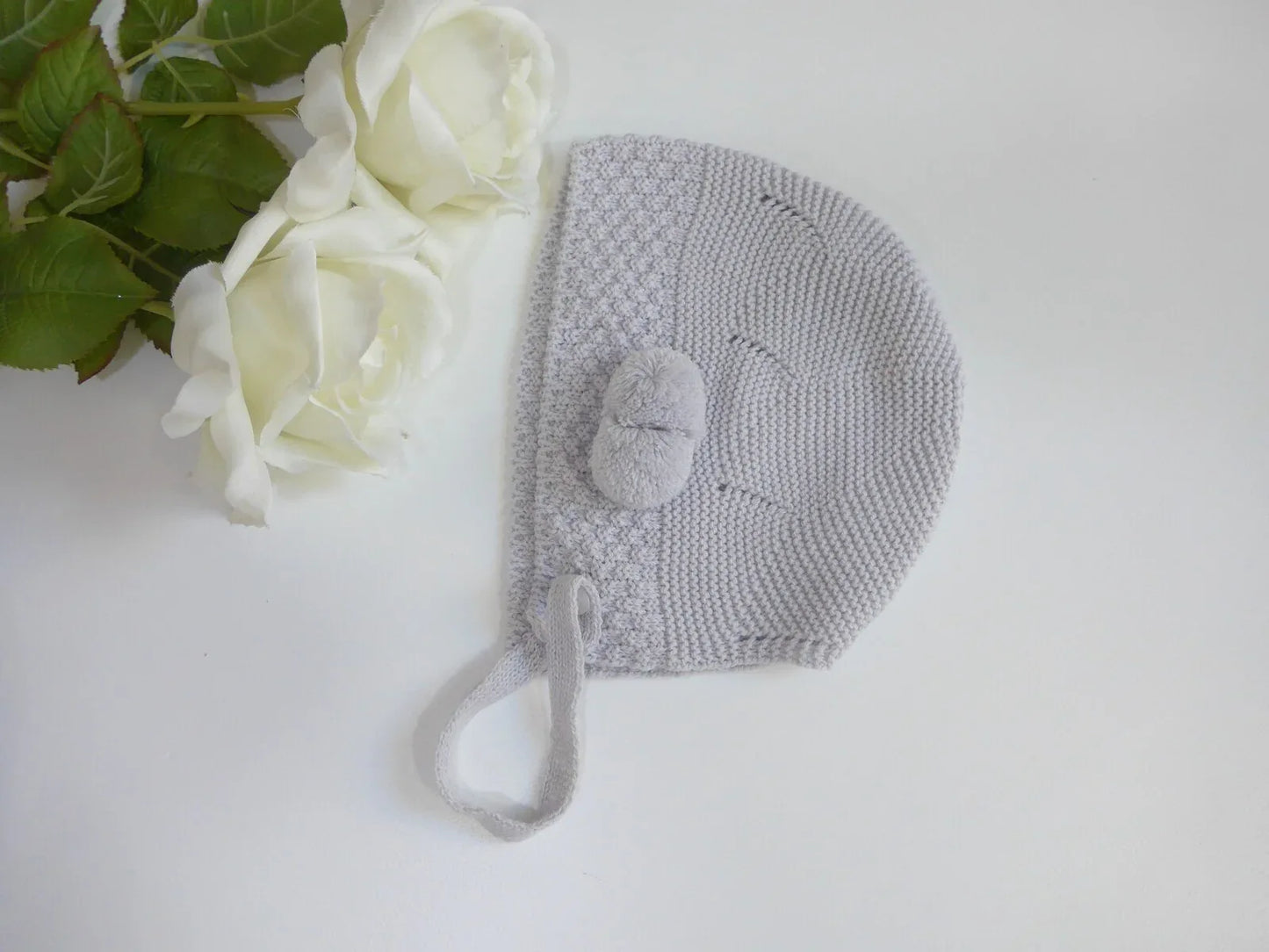 Capota lana gris con 2 pompones - PARDALETS