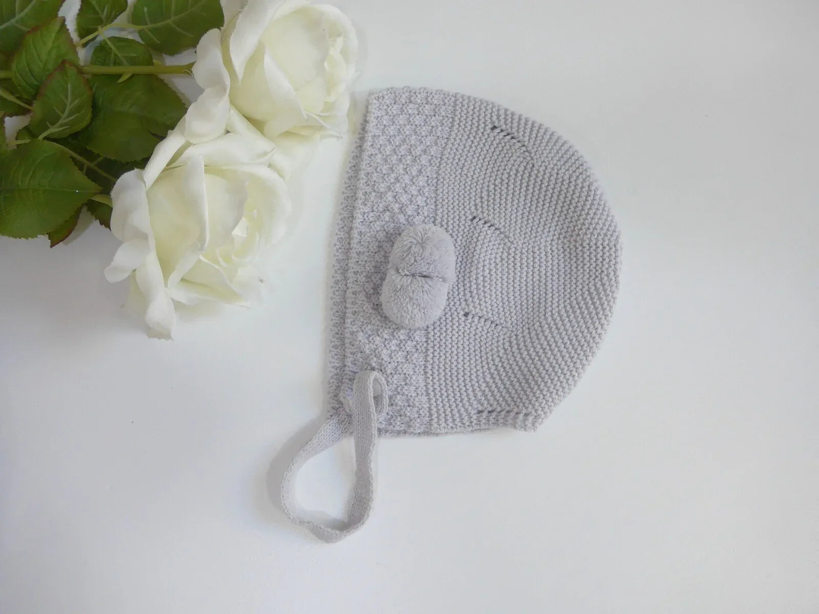 Capota lana gris con 2 pompones - PARDALETS